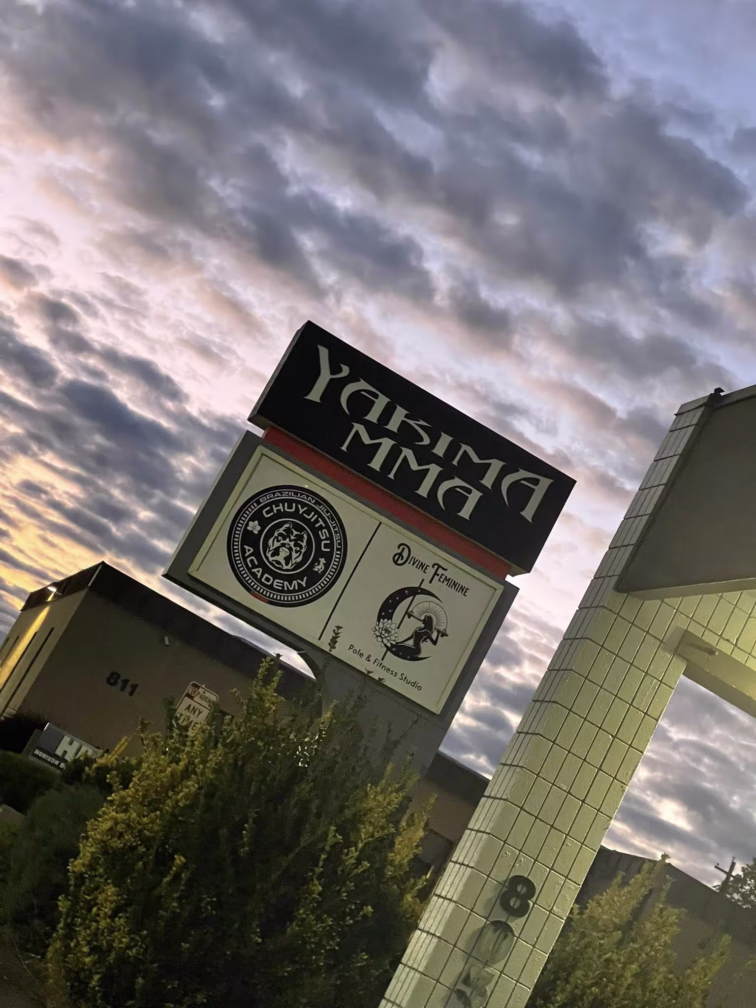 yakima MMA sign