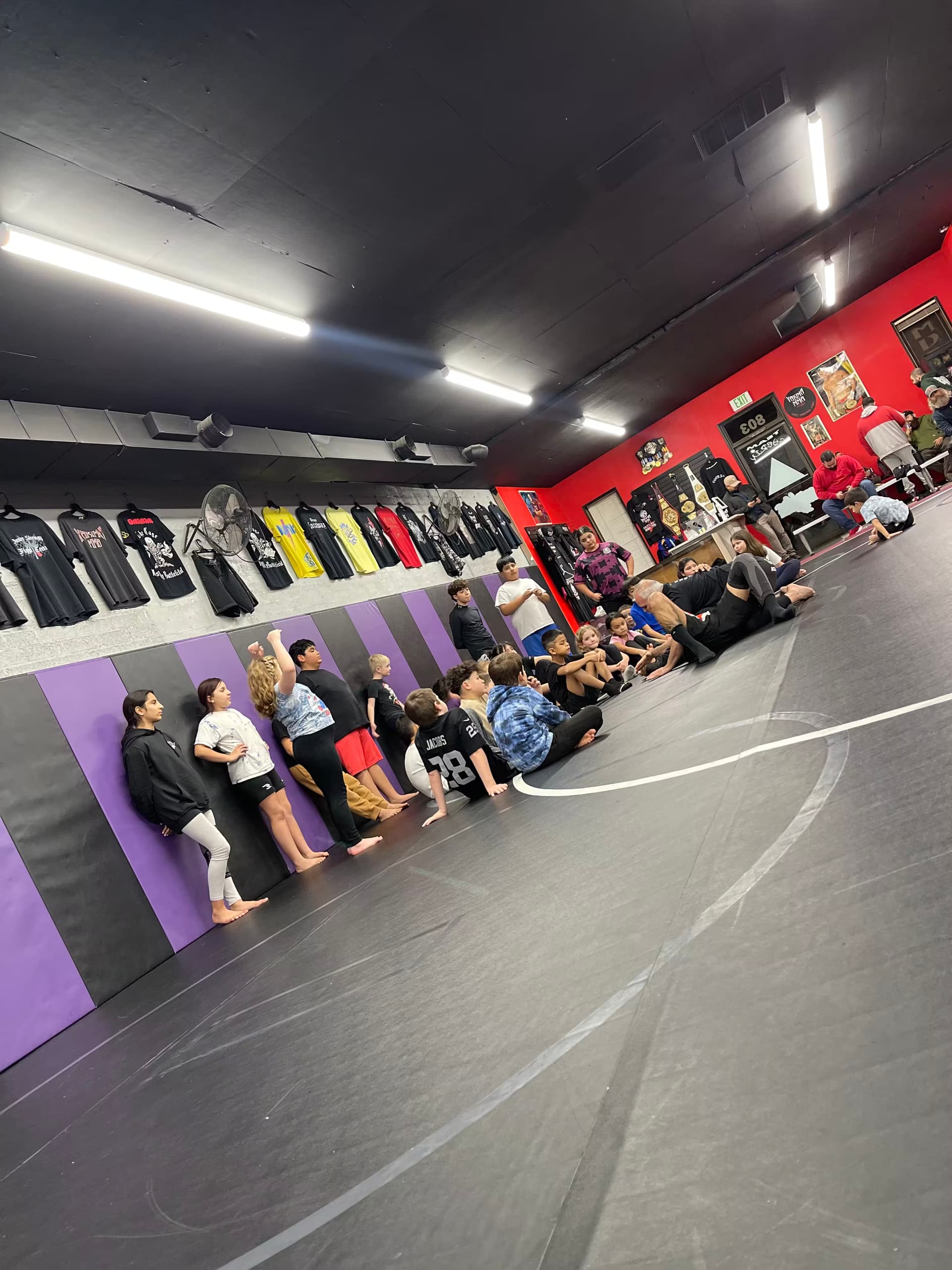 a kids mma class at Yakima MMA