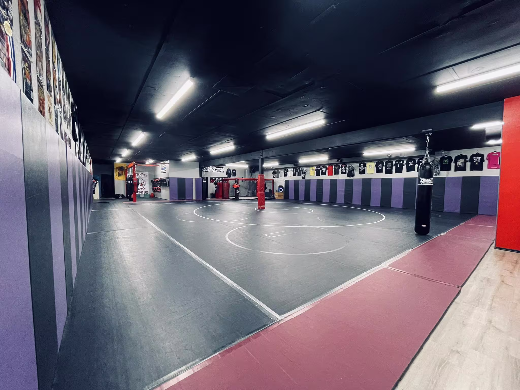 a clean gym